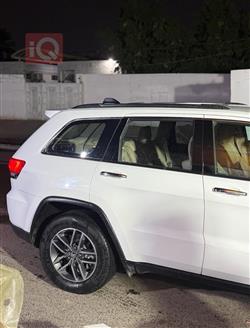 جیپ گراند شیرۆکی